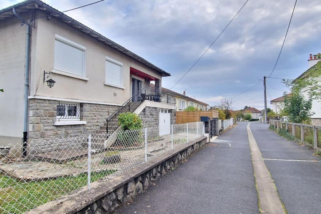 Maison A Aurillac - 3 Chambres - Arrivee Autonome エクステリア 写真